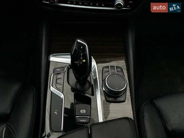 Синій БМВ 5 Серія, об'ємом двигуна 2 л та пробігом 240 тис. км за 22999 $, фото 10 на Automoto.ua