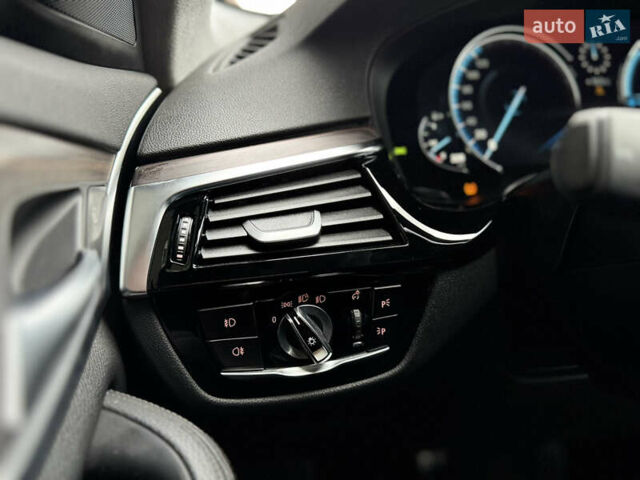 Синий БМВ 5 Серия, объемом двигателя 3 л и пробегом 171 тыс. км за 33999 $, фото 13 на Automoto.ua