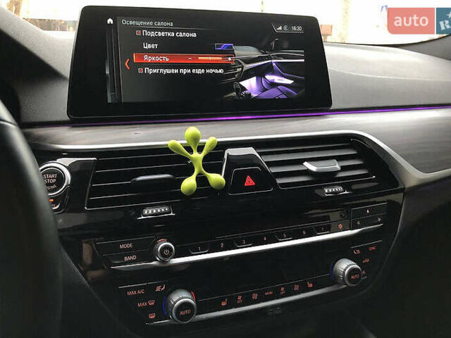 БМВ 5 Серия 2017 в Львове на Automoto.ua Синий БМВ 5 Серия, объемом двигателя 3 л и пробегом 160 тыс. км за 31000 $, фото 28 на Automoto.ua