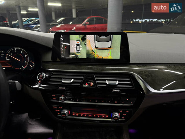 БМВ 5 Серия 2017 в Одессе на Automoto.ua Синий БМВ 5 Серия, объемом двигателя 2.99 л и пробегом 143 тыс. км за 36500 $, фото 26 на Automoto.ua