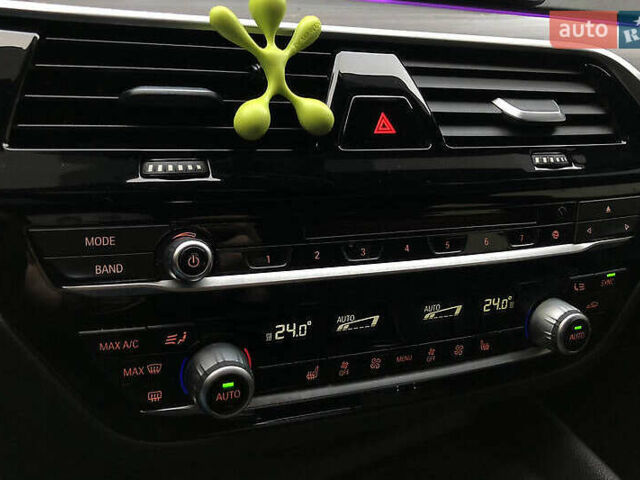 БМВ 5 Серия 2017 в Львове на Automoto.ua Синий БМВ 5 Серия, объемом двигателя 3 л и пробегом 160 тыс. км за 31000 $, фото 26 на Automoto.ua