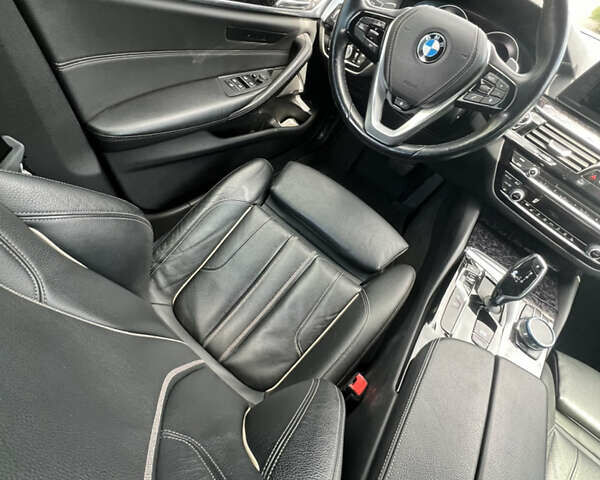 Синій БМВ 5 Серія, об'ємом двигуна 3 л та пробігом 125 тис. км за 34900 $, фото 27 на Automoto.ua