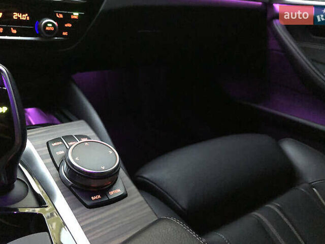 БМВ 5 Серия 2017 в Львове на Automoto.ua Синий БМВ 5 Серия, объемом двигателя 3 л и пробегом 160 тыс. км за 31000 $, фото 31 на Automoto.ua