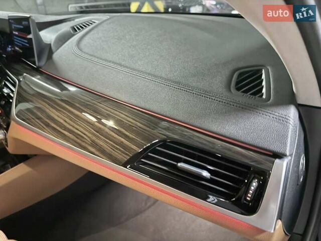 Синий БМВ 5 Серия, объемом двигателя 3 л и пробегом 115 тыс. км за 38000 $, фото 28 на Automoto.ua