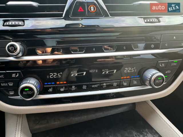 Синий БМВ 5 Серия, объемом двигателя 3 л и пробегом 169 тыс. км за 34500 $, фото 6 на Automoto.ua