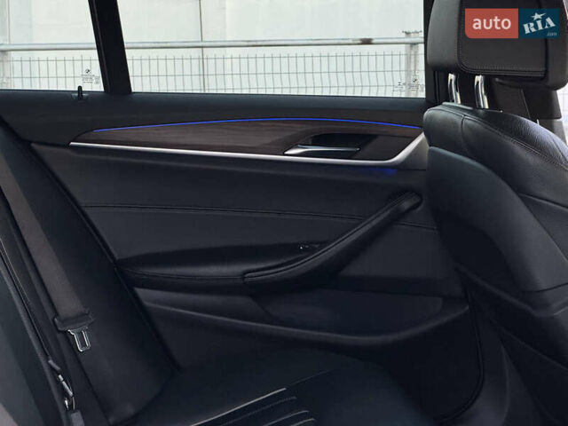 Синій БМВ 5 Серія, об'ємом двигуна 3 л та пробігом 117 тис. км за 33500 $, фото 27 на Automoto.ua