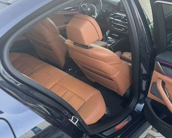 Синій БМВ 5 Серія, об'ємом двигуна 3 л та пробігом 134 тис. км за 33000 $, фото 10 на Automoto.ua