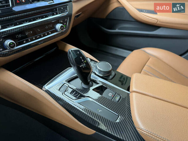 БМВ 5 Серія 2018 у Києві на Automoto.ua Синій БМВ 5 Серія, об'ємом двигуна 2 л та пробігом 97 тис. км за 29999 $, фото 44 на Automoto.ua