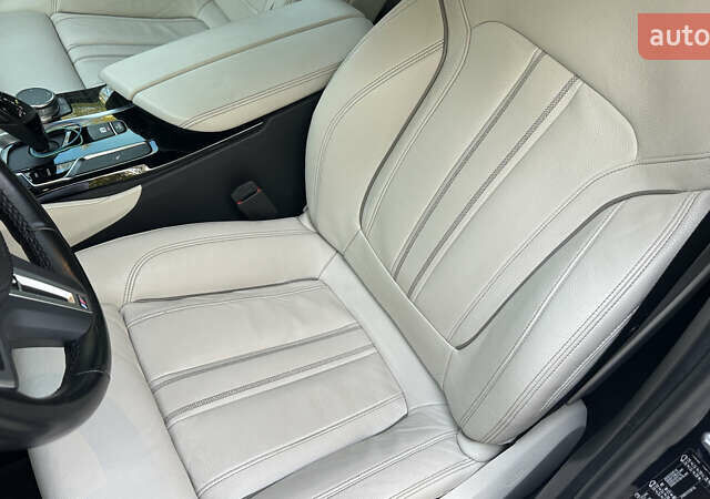 БМВ 5 Серия 2019 в Черновцах на Automoto.ua Синий БМВ 5 Серия, объемом двигателя 3 л и пробегом 137 тыс. км за 42000 $, фото 18 на Automoto.ua