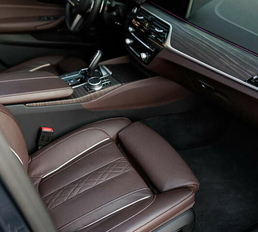 Синий БМВ 5 Серия, объемом двигателя 3 л и пробегом 87 тыс. км за 53000 $, фото 26 на Automoto.ua