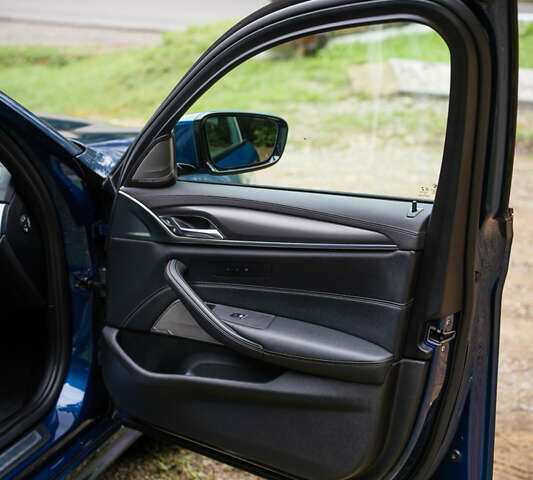 Синій БМВ 5 Серія, об'ємом двигуна 3 л та пробігом 173 тис. км за 55000 $, фото 37 на Automoto.ua