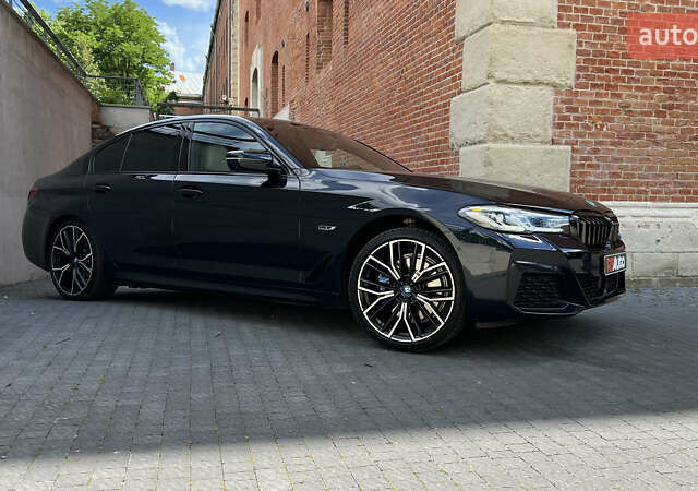 Синий БМВ 5 Серия, объемом двигателя 2 л и пробегом 55 тыс. км за 49900 $, фото 7 на Automoto.ua