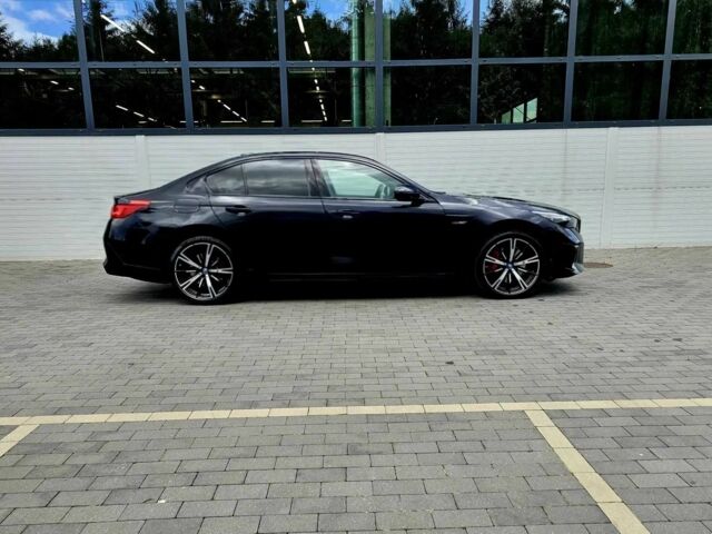 БМВ 5 Серия 2025 в Черновцах на Automoto.ua Синий БМВ 5 Серия, объемом двигателя 0 л и пробегом 2 тыс. км за 28000 $, фото 7 на Automoto.ua