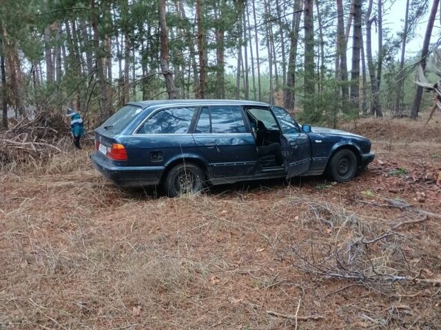 Синий БМВ 5 Серия, объемом двигателя 2.5 л и пробегом 100 тыс. км за 1200 $, фото 1 на Automoto.ua