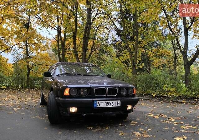 Синий БМВ 5 Серия, объемом двигателя 2.5 л и пробегом 335 тыс. км за 4555 $, фото 2 на Automoto.ua