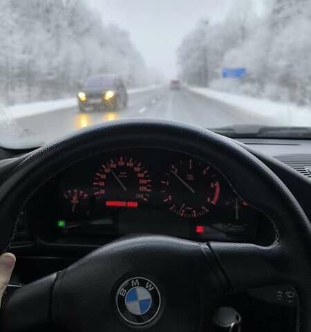 Синий БМВ 5 Серия, объемом двигателя 2.5 л и пробегом 335 тыс. км за 4555 $, фото 20 на Automoto.ua