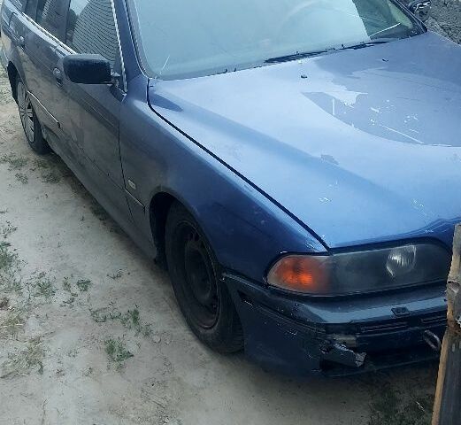 Синий БМВ 5 Серия, объемом двигателя 2.5 л и пробегом 298 тыс. км за 1200 $, фото 2 на Automoto.ua