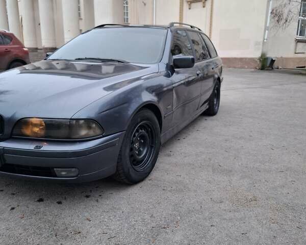 Синий БМВ 5 Серия, объемом двигателя 2.8 л и пробегом 350 тыс. км за 3500 $, фото 3 на Automoto.ua