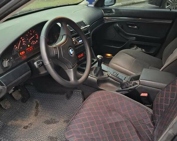 Синий БМВ 5 Серия, объемом двигателя 2.8 л и пробегом 350 тыс. км за 3500 $, фото 9 на Automoto.ua