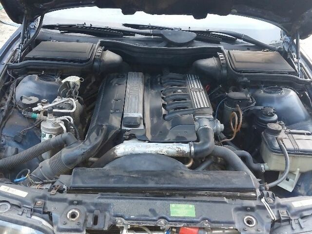 Синий БМВ 5 Серия, объемом двигателя 2.5 л и пробегом 298 тыс. км за 1200 $, фото 1 на Automoto.ua