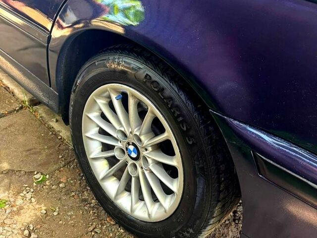 Синий БМВ 5 Серия, объемом двигателя 2.5 л и пробегом 450 тыс. км за 3500 $, фото 9 на Automoto.ua