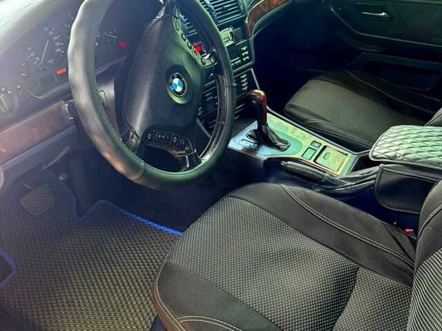 Синий БМВ 5 Серия, объемом двигателя 2.5 л и пробегом 450 тыс. км за 3500 $, фото 10 на Automoto.ua