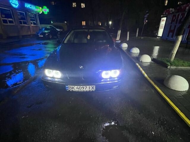 Синій БМВ 5 Серія, об'ємом двигуна 2 л та пробігом 1000 тис. км за 4900 $, фото 5 на Automoto.ua