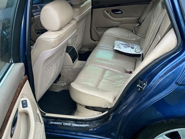 Синій БМВ 5 Серія, об'ємом двигуна 2.5 л та пробігом 360 тис. км за 3600 $, фото 6 на Automoto.ua