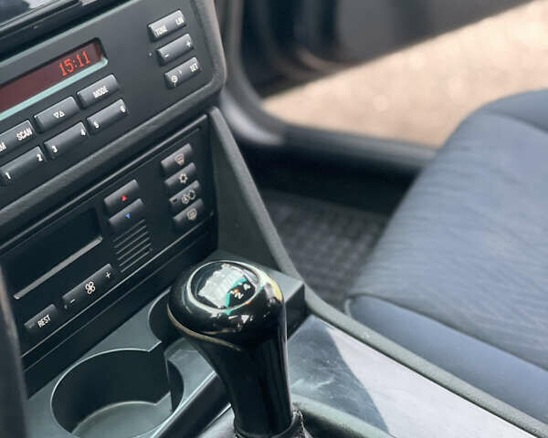 Синий БМВ 5 Серия, объемом двигателя 2.5 л и пробегом 367 тыс. км за 3850 $, фото 15 на Automoto.ua