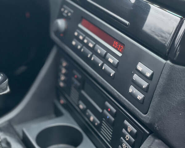 Синий БМВ 5 Серия, объемом двигателя 2.5 л и пробегом 367 тыс. км за 3850 $, фото 18 на Automoto.ua