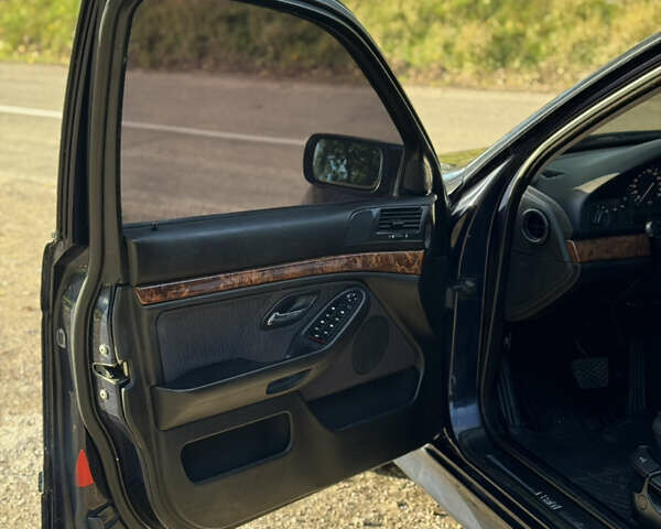 Синій БМВ 5 Серія, об'ємом двигуна 2.93 л та пробігом 600 тис. км за 5300 $, фото 6 на Automoto.ua