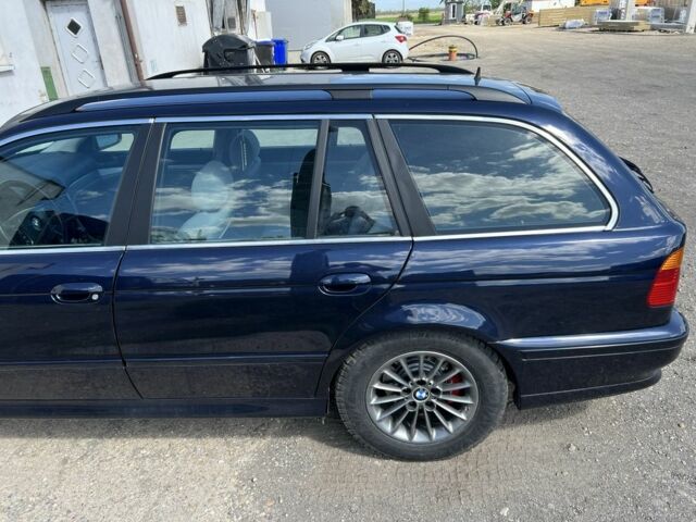 Синий БМВ 5 Серия, объемом двигателя 2.5 л и пробегом 393 тыс. км за 8000 $, фото 7 на Automoto.ua