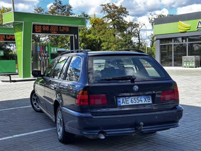 Синий БМВ 5 Серия, объемом двигателя 2 л и пробегом 300 тыс. км за 2445 $, фото 3 на Automoto.ua