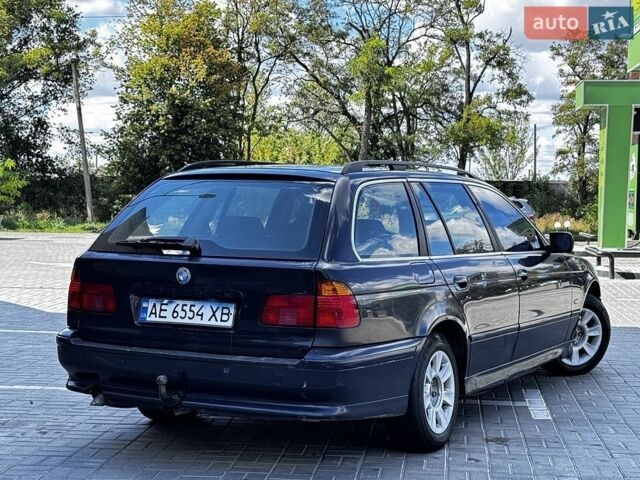 Синій БМВ 5 Серія, об'ємом двигуна 2 л та пробігом 300 тис. км за 2445 $, фото 2 на Automoto.ua