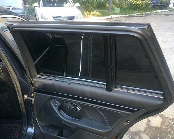 Синий БМВ 5 Серия, объемом двигателя 2 л и пробегом 390 тыс. км за 3900 $, фото 10 на Automoto.ua