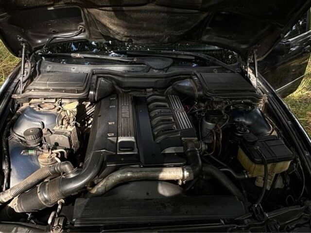 Синій БМВ 5 Серія, об'ємом двигуна 2.5 л та пробігом 430 тис. км за 3632 $, фото 4 на Automoto.ua