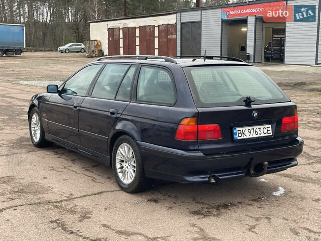 Синий БМВ 5 Серия, объемом двигателя 2.5 л и пробегом 367 тыс. км за 3850 $, фото 1 на Automoto.ua