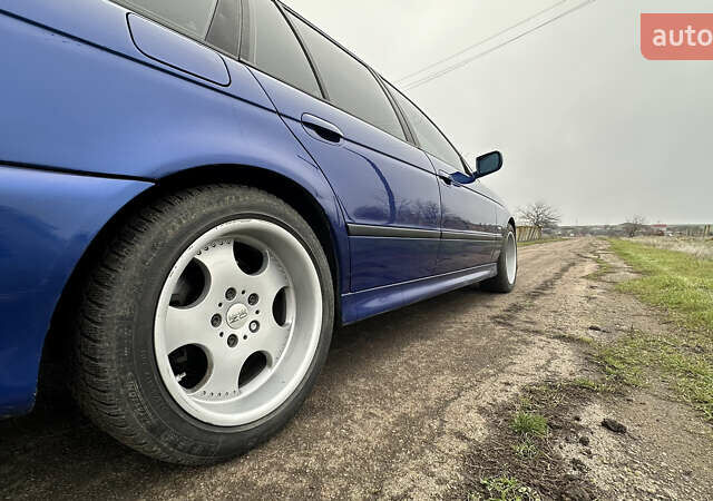 Синій БМВ 5 Серія, об'ємом двигуна 3 л та пробігом 300 тис. км за 5600 $, фото 11 на Automoto.ua