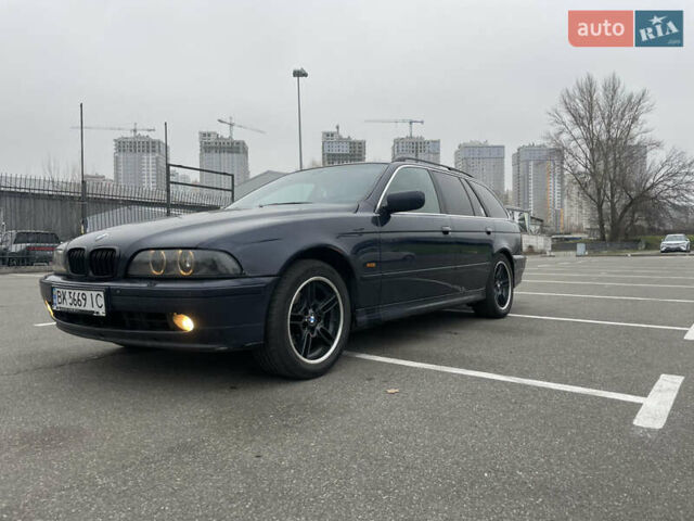 Синий БМВ 5 Серия, объемом двигателя 3 л и пробегом 777 тыс. км за 5700 $, фото 2 на Automoto.ua