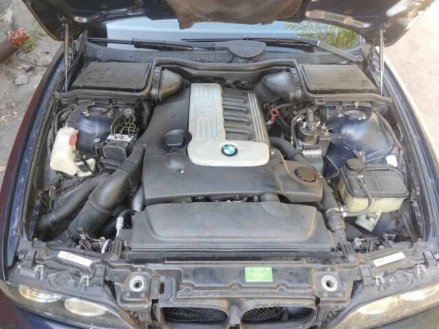 Синий БМВ 5 Серия, объемом двигателя 2.9 л и пробегом 361 тыс. км за 6000 $, фото 1 на Automoto.ua