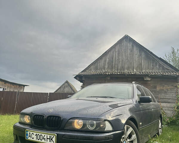 Синий БМВ 5 Серия, объемом двигателя 3 л и пробегом 380 тыс. км за 5000 $, фото 1 на Automoto.ua