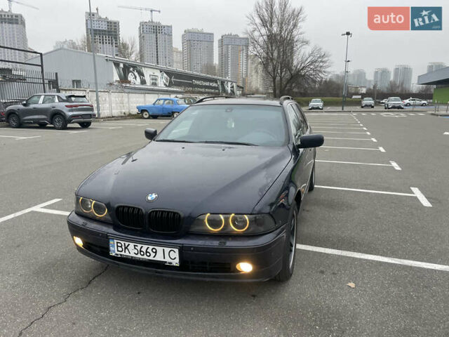 Синий БМВ 5 Серия, объемом двигателя 3 л и пробегом 777 тыс. км за 5700 $, фото 1 на Automoto.ua
