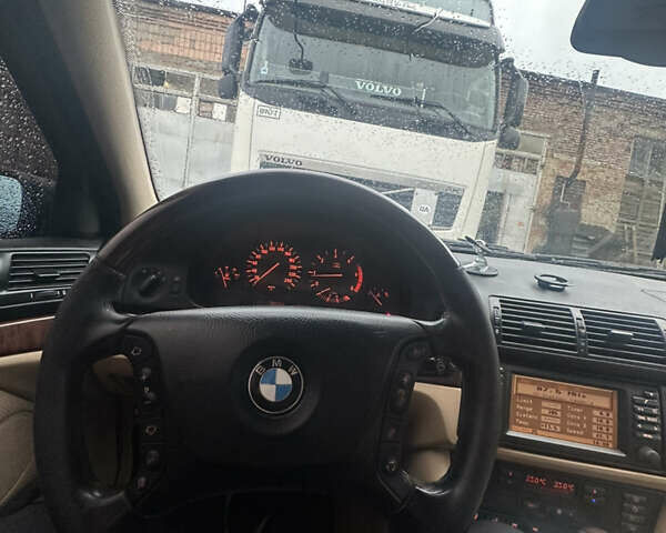 Синий БМВ 5 Серия, объемом двигателя 3 л и пробегом 380 тыс. км за 5000 $, фото 6 на Automoto.ua