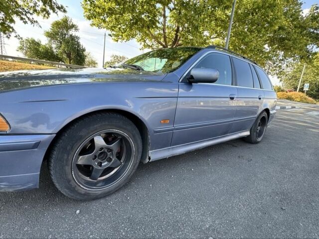 Синий БМВ 5 Серия, объемом двигателя 2.5 л и пробегом 430 тыс. км за 3000 $, фото 1 на Automoto.ua