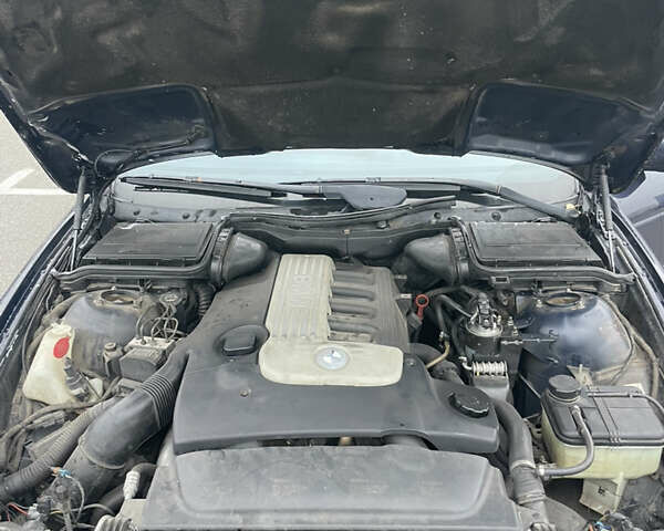 Синий БМВ 5 Серия, объемом двигателя 3 л и пробегом 777 тыс. км за 5700 $, фото 12 на Automoto.ua