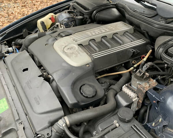 Синий БМВ 5 Серия, объемом двигателя 2.93 л и пробегом 350 тыс. км за 5999 $, фото 18 на Automoto.ua