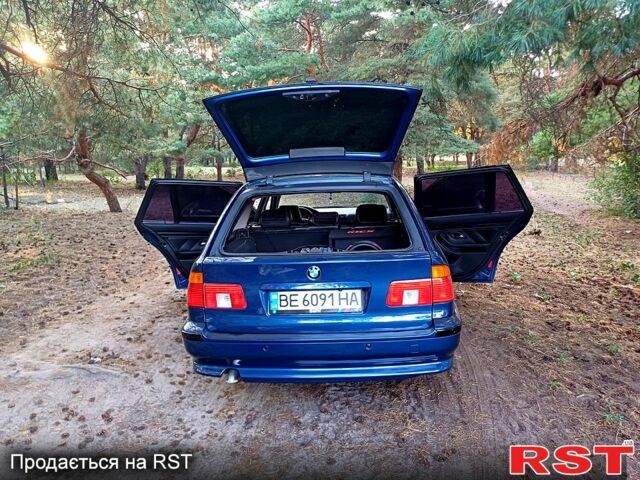 Синий БМВ 5 Серия, объемом двигателя 2.5 л и пробегом 350 тыс. км за 7000 $, фото 11 на Automoto.ua