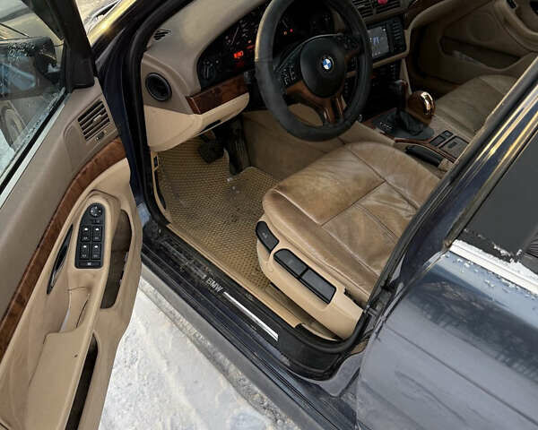 Синий БМВ 5 Серия, объемом двигателя 2.5 л и пробегом 380 тыс. км за 3500 $, фото 7 на Automoto.ua