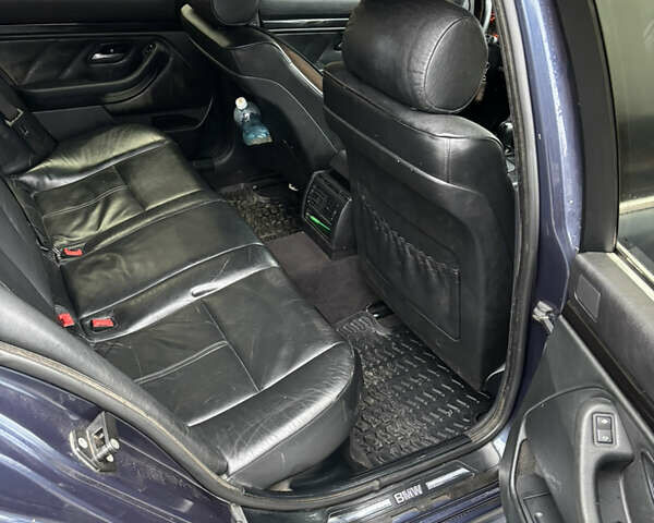 Синий БМВ 5 Серия, объемом двигателя 2.5 л и пробегом 482 тыс. км за 4500 $, фото 11 на Automoto.ua