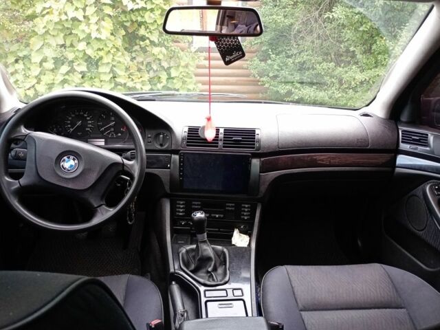 Синий БМВ 5 Серия, объемом двигателя 2 л и пробегом 355 тыс. км за 3150 $, фото 2 на Automoto.ua